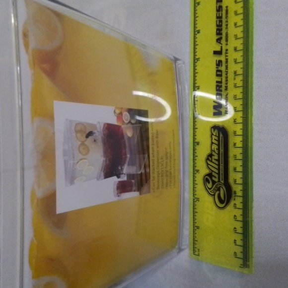 NWT 1.5 Gallon Stackable Beverage Dispenser and Colorful Ice Cube Trays - Picture 10 of 16
